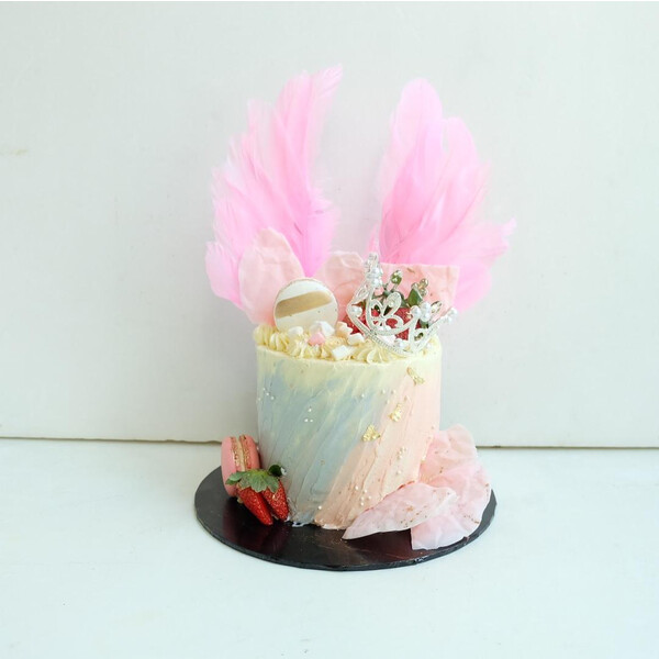 Lydia Cake | Elegant Wing Cake